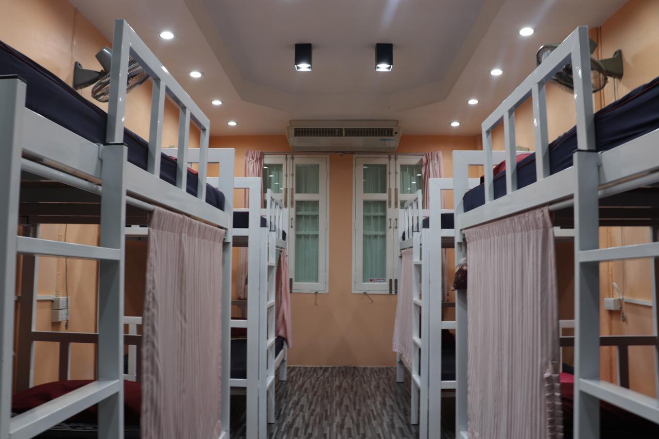 Ama Hostel Bangkok Esterno foto